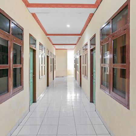 Oyo 93046 Hotel Fortuna Parepare Luaran gambar