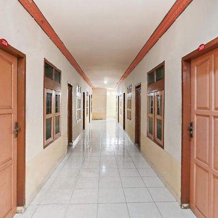 Oyo 93046 Hotel Fortuna Parepare Luaran gambar