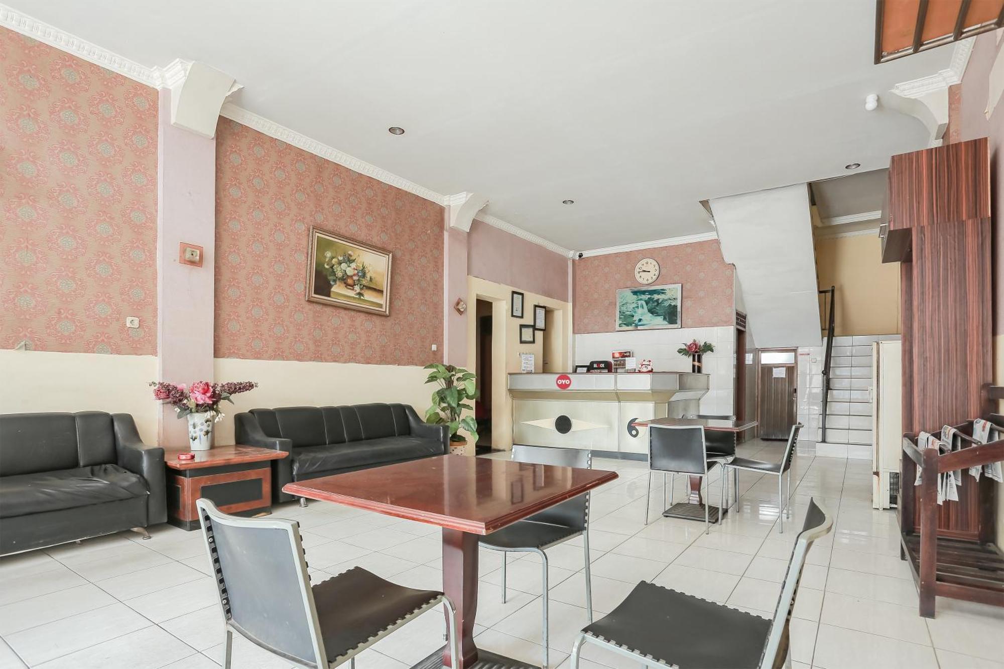 Oyo 93046 Hotel Fortuna Parepare Luaran gambar