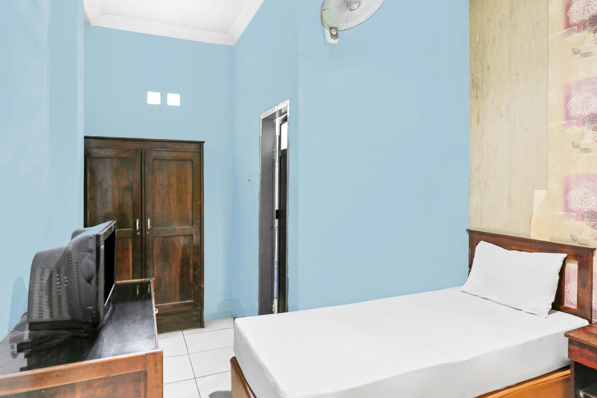 Oyo 93046 Hotel Fortuna Parepare Luaran gambar